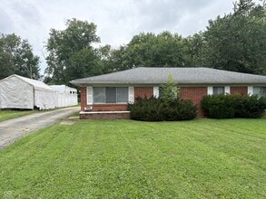 Building Photo - 5050 Hardegan St