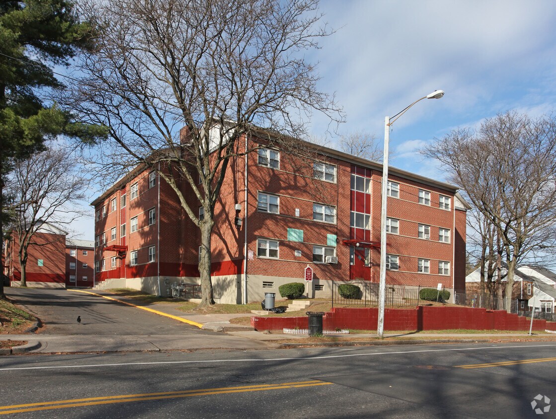 Barbour Garden Apartments Rentals in Hartford at 385391 Barbour St