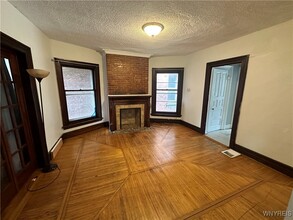 Building Photo - 352 Bryant St