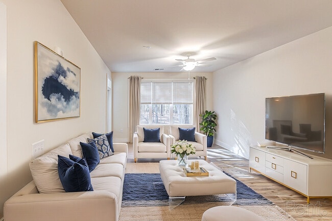 Building Photo - Cobblestone Village