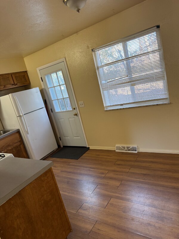 Foto del edificio - 5044 Secor Rd