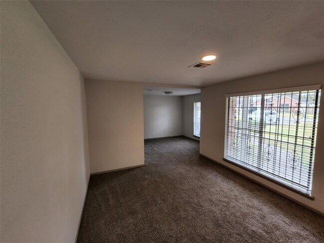 Building Photo - 3105 Sparrow St
