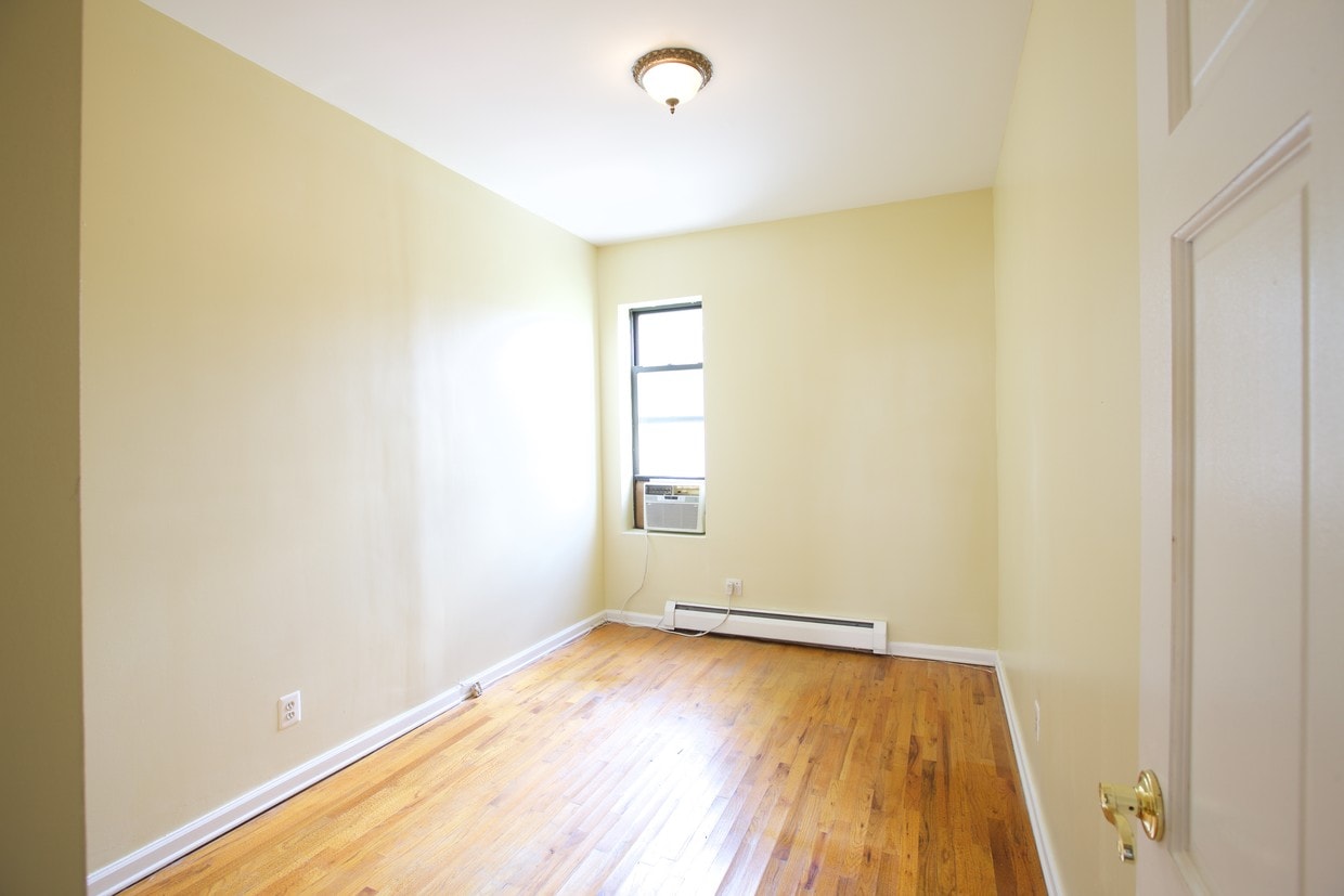 Primary Photo - 150 W 123rd St