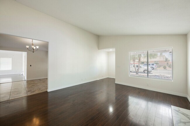 Foto del edificio - Charming 3-Bedroom Rental with Pool, Firep...
