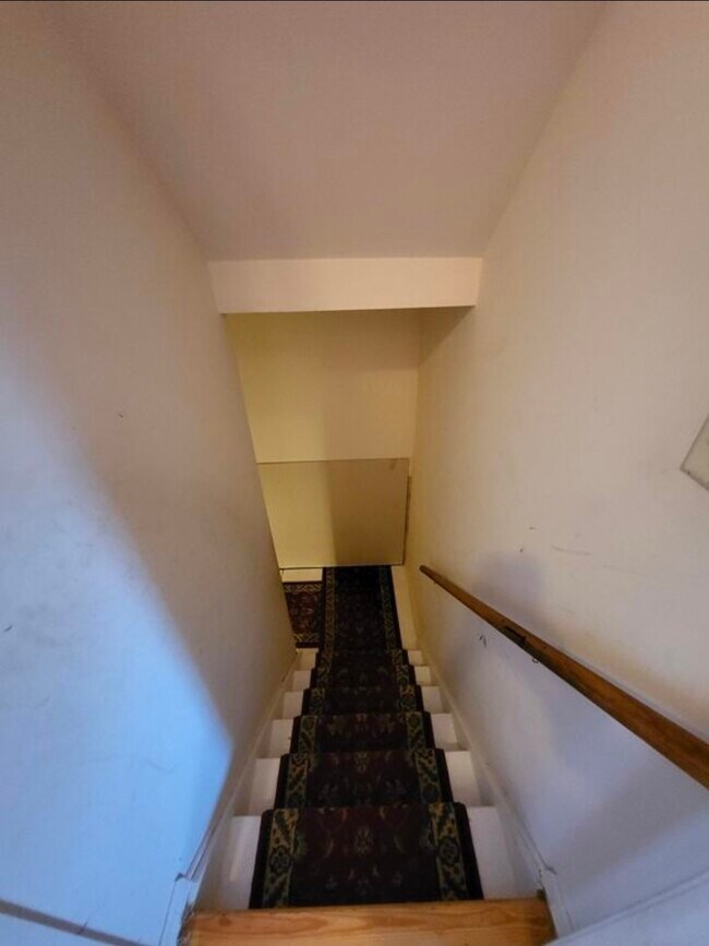 Foto del edificio - 721 Drake Ave