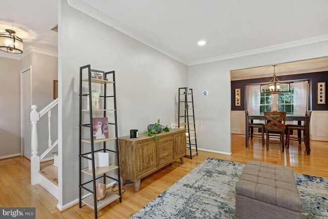 Foto del edificio - 7930 Bubbling Brook Cir