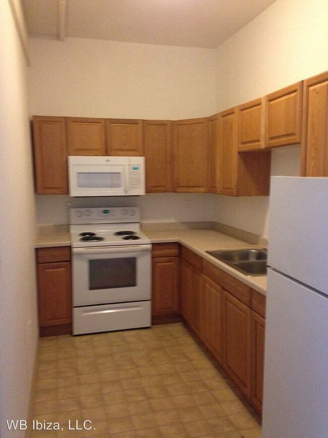 Building Photo - 9 N 28th Ave W
