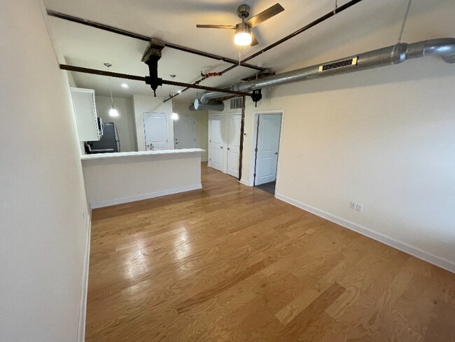 Foto del edificio - 883 Broadway