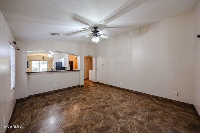 Building Photo - 11761 W Dos Rios Dr