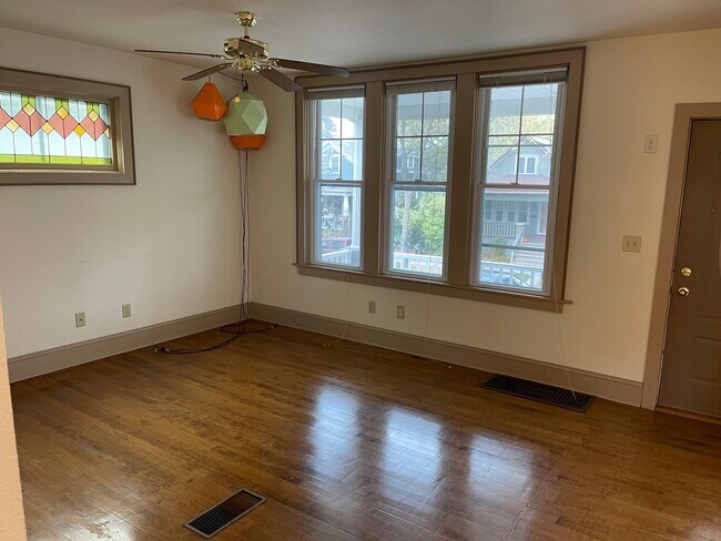 Foto del edificio - 2525 S Williams St