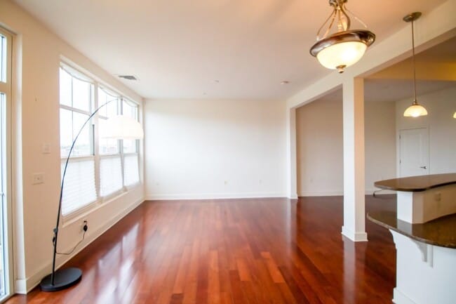 Building Photo - 55 Mallory Ave