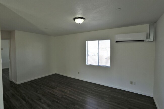 Foto del edificio - 9817 Stephens St