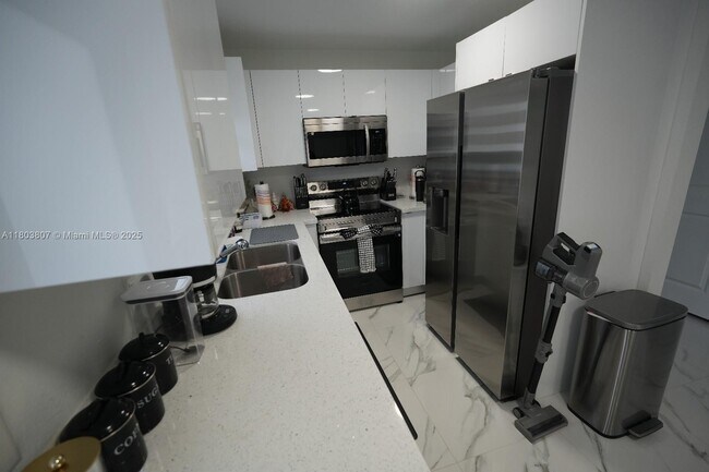 Foto del edificio - 1805 NW 112th St