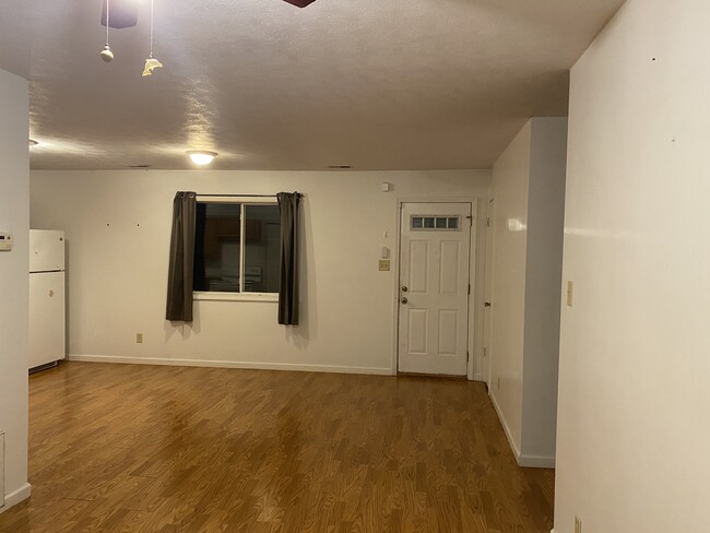 Building Photo - 1037 8th St NW