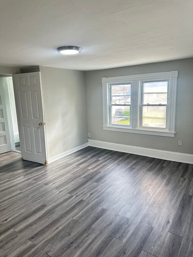 Building Photo - 4 Tower Rd