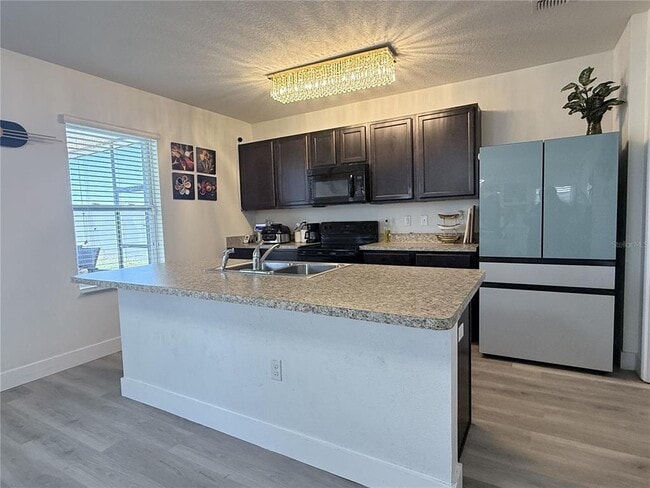 Building Photo - 375 Nova Dr