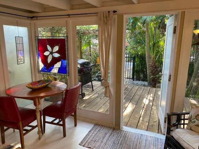 Foto del edificio - 3084 Jefferson St