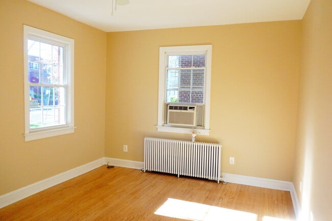 Foto del edificio - 8413 Flower Ave