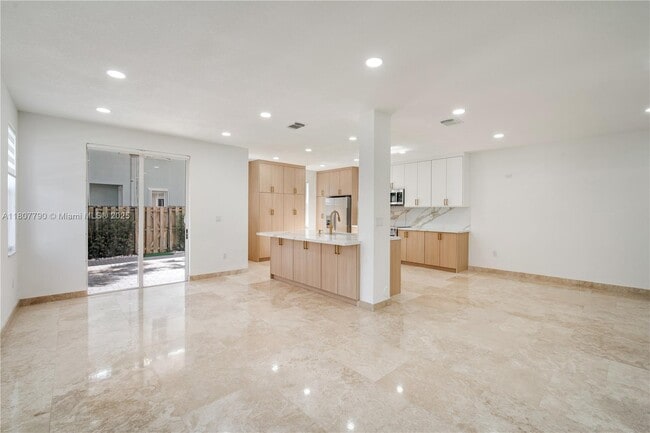 Foto del edificio - 7500 NW 107th Pl
