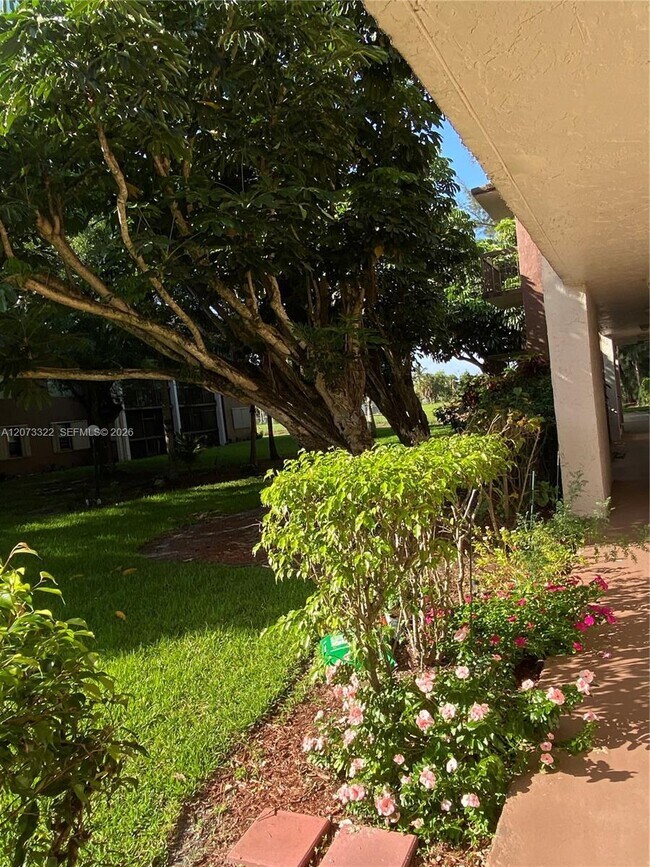 Foto del edificio - 7020 Nova Dr