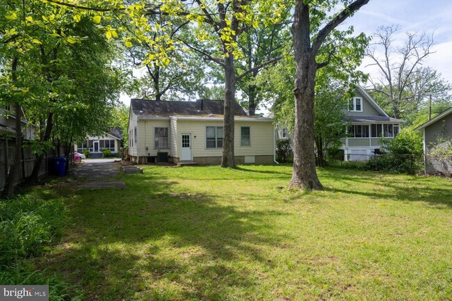Building Photo - 3411 N Pershing Dr