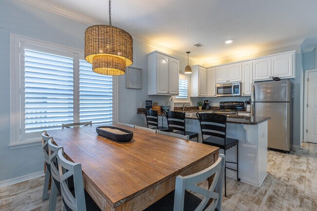 Foto del edificio - 482 Hidden Lake Way