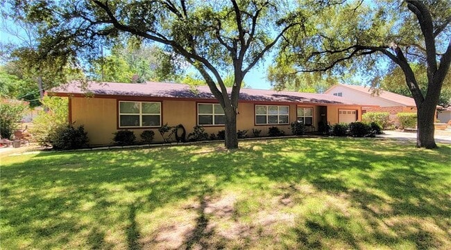 Foto del edificio - 403 San Jacinto Dr