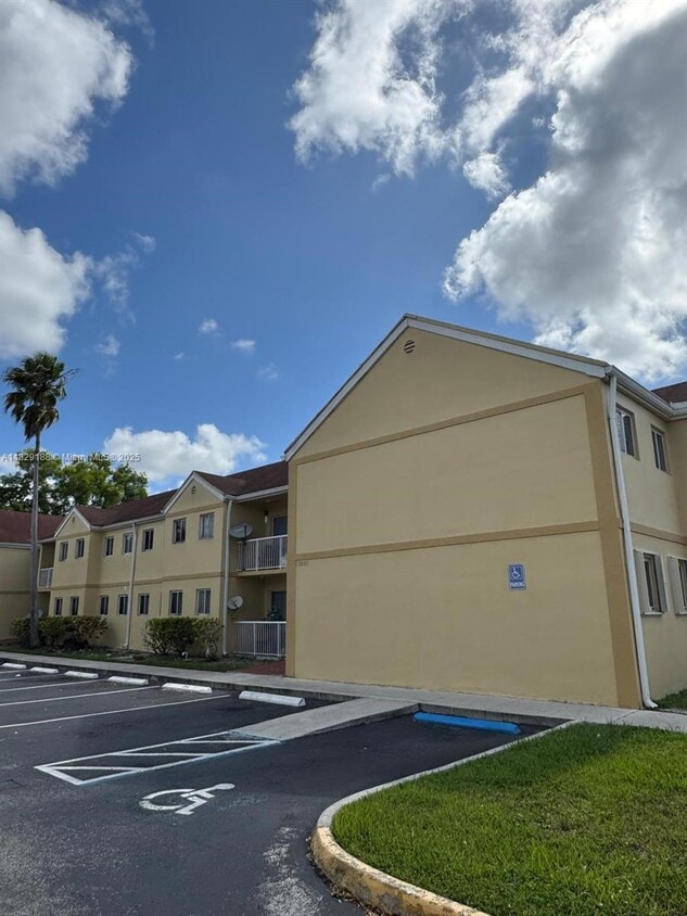 Primary Photo - 13810 SW 112th St