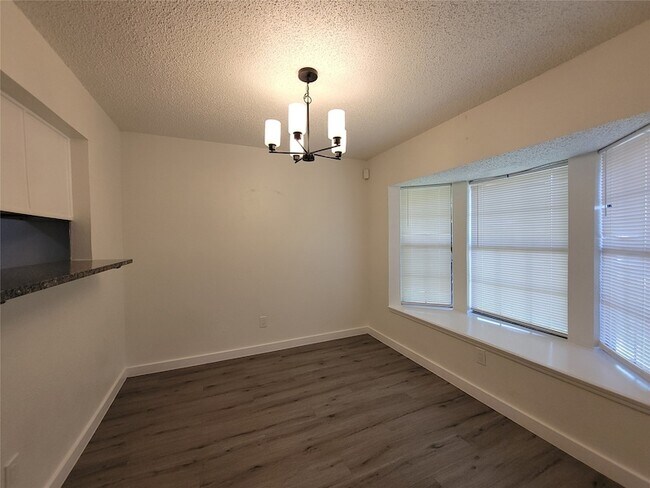 Foto del edificio - 10652 Hamlin Dr