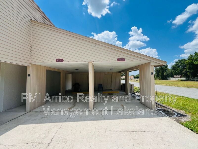 3943 Oak Loop, Mulberry, FL 33860 Condo for Rent in Mulberry, FL