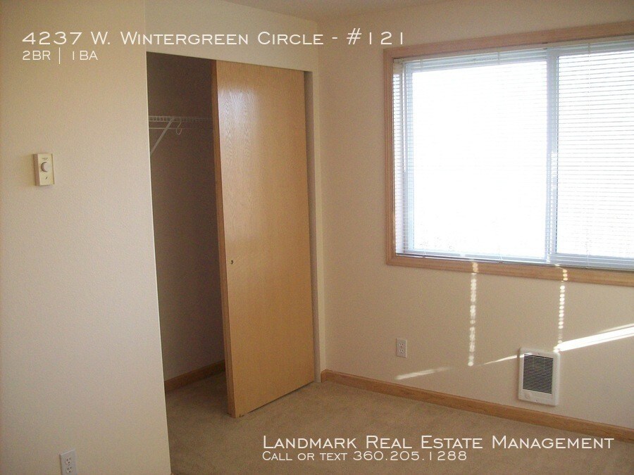 Building Photo - 4237 Wintergreen Cir