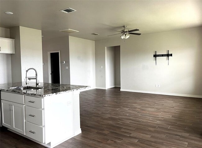 Building Photo - 204 Citation Dr