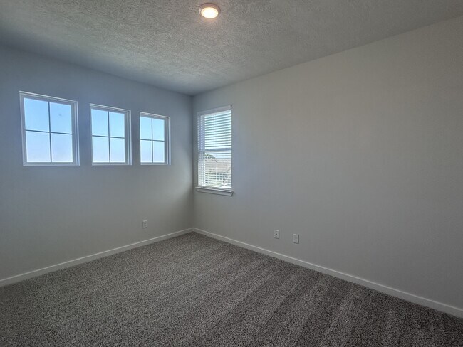 Building Photo - 15257 Still Water Mdw Lp