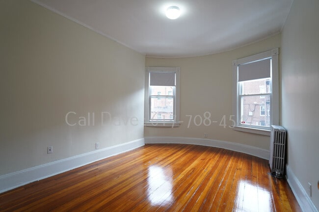 Building Photo - 1589 Beacon St