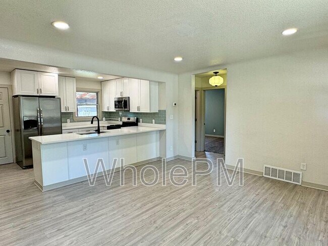 Foto del edificio - 4217 S Sherman St
