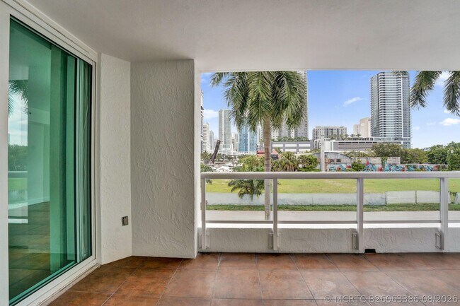 Foto del edificio - 401 SW 4th Ave