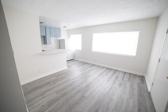 Building Photo - 1315 Ocean Park Blvd