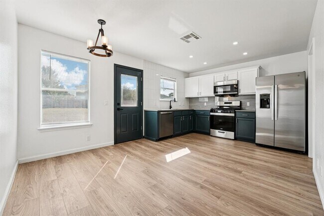 Building Photo - 429 Atlantis