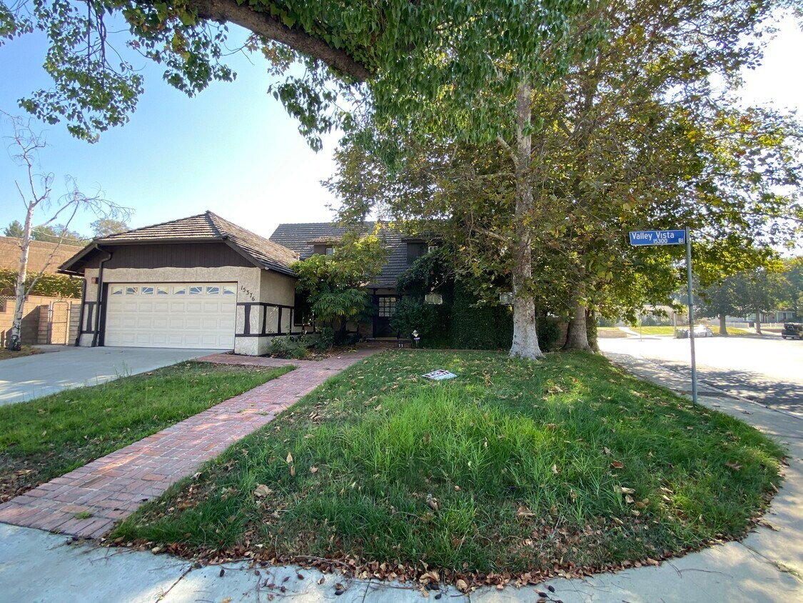 Primary Photo - 15376 Valley Vista Blvd