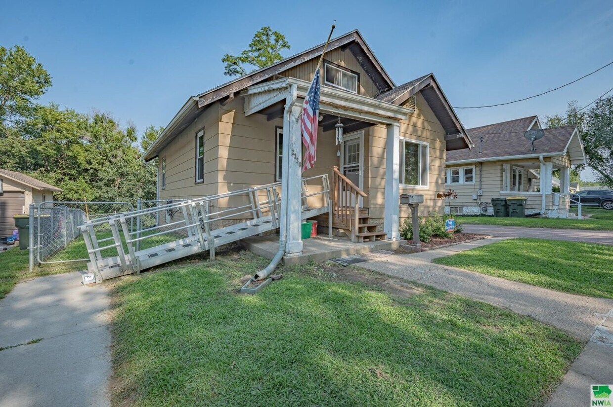 Foto principal - 2320 S Royce St