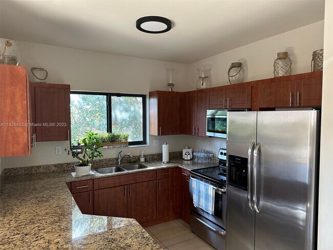 Building Photo - 1053 SW 29th Ct