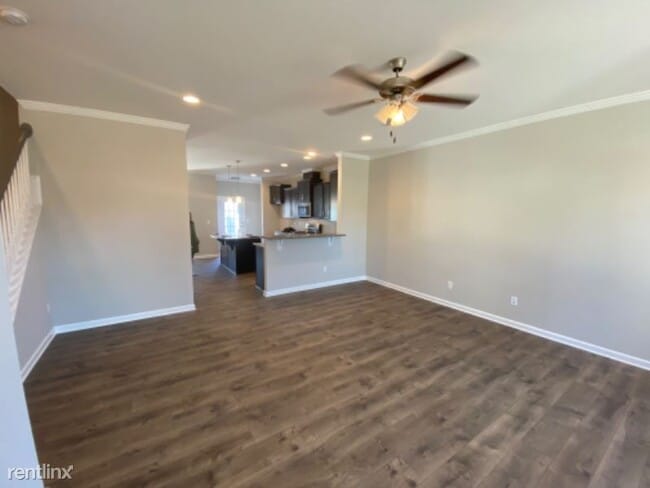 Building Photo - 3 br, 3 bath Townhome - 6502 Perry Creek Road