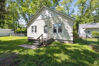 Building Photo - 21561 Negaunee