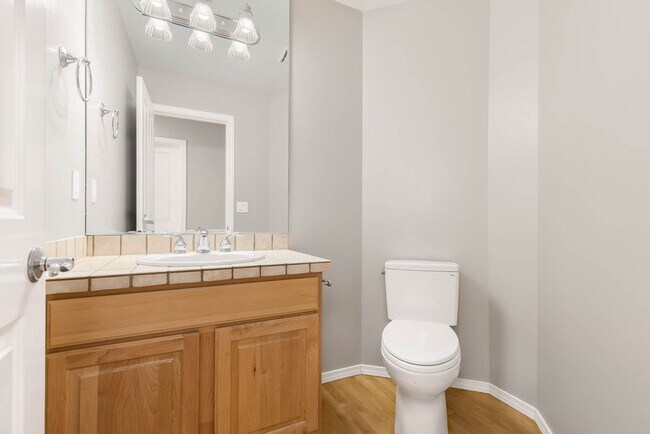 Building Photo - Private Greenbelt Retreat in Sammamish | 5BR Potential, 3-Car Garage and A/C
