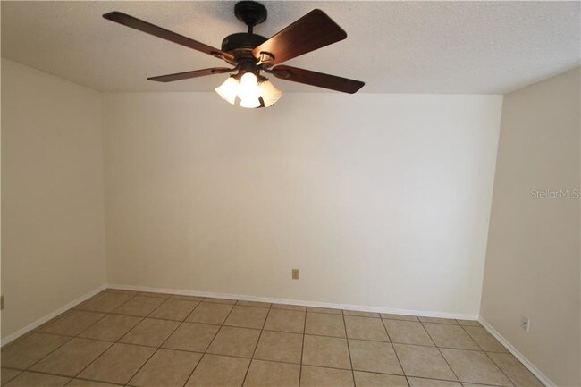 Foto del edificio - 5943 W Amelia St