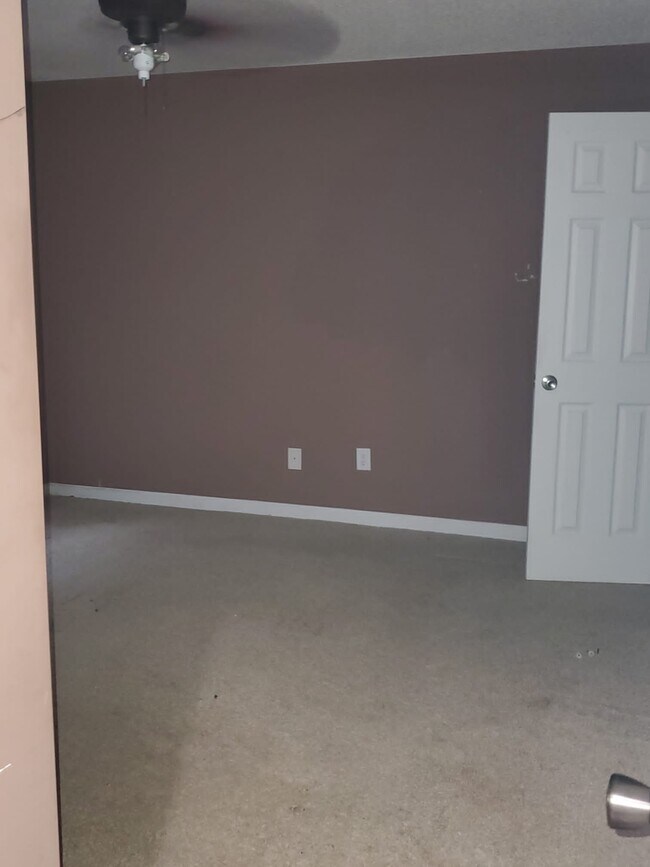 Building Photo - 6191 Field Stone Dr