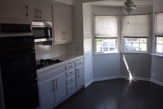 Kitchen - 1320 N California St