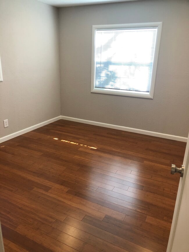 Building Photo - 401 15th Ave