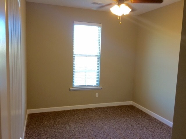 Building Photo - 8521 Ashley Dr