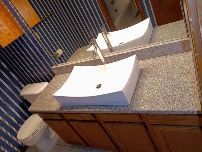 Foto del edificio - 3200 W Britton Rd